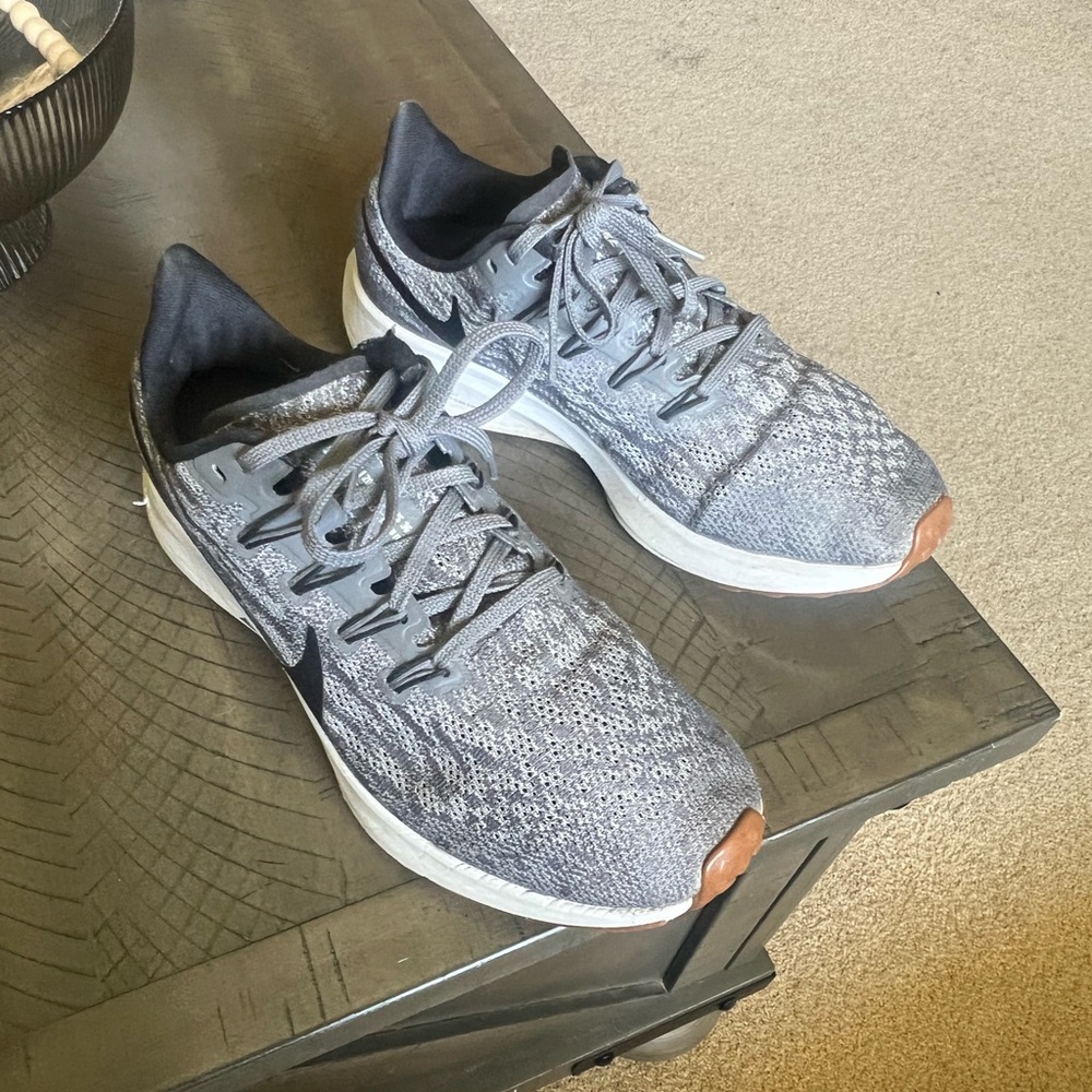 NIKE ZOOM sneakers